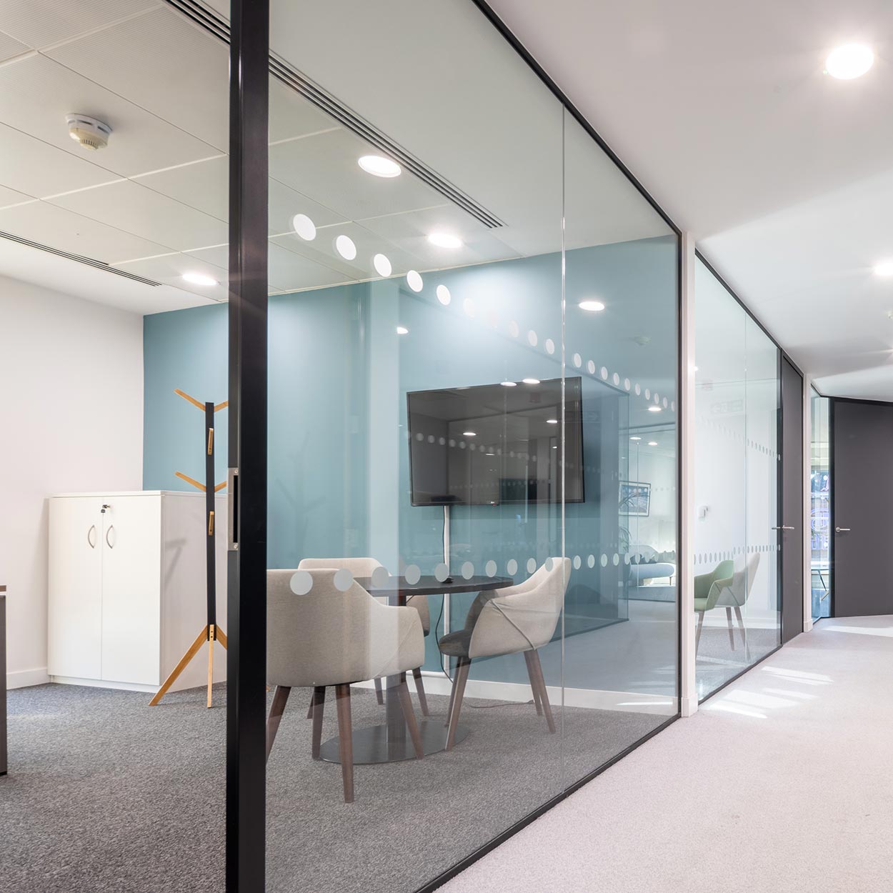 Office Space to let, Kensington High Street